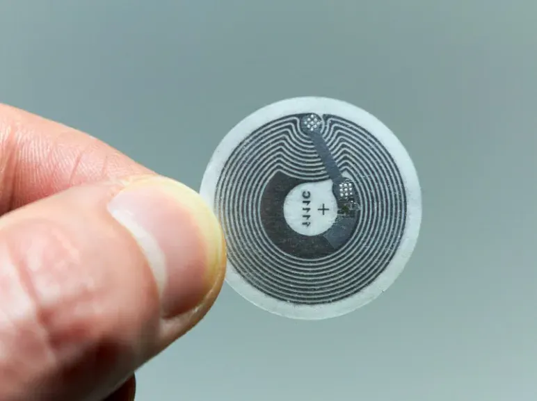 Kuinka UES NFC -tarra?