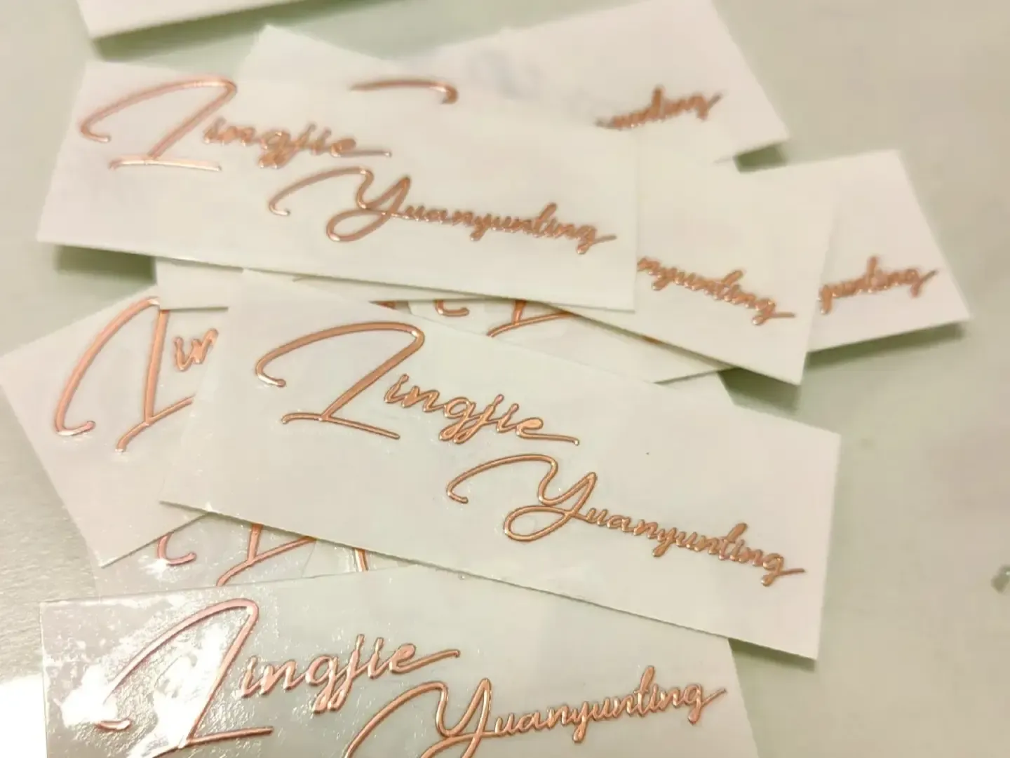 Ovatko siirtotarrat irrotettavissa?