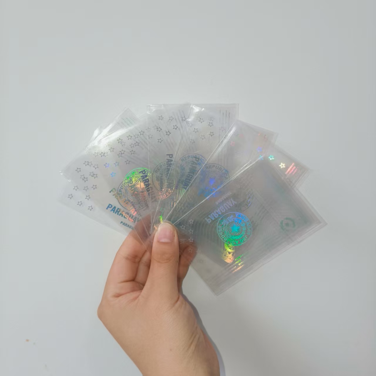 Läpinäkyvät hologrammikorttitarrat